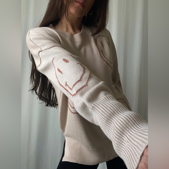 Kanzler Sweaters - JOYCE SMILEY SWEATER 🆕🔃 — In Beige